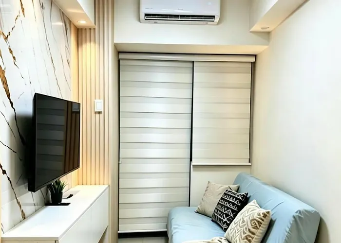 Modern Haven Staycation Near Moa - 1br At Shore3t1 -city View Apartment