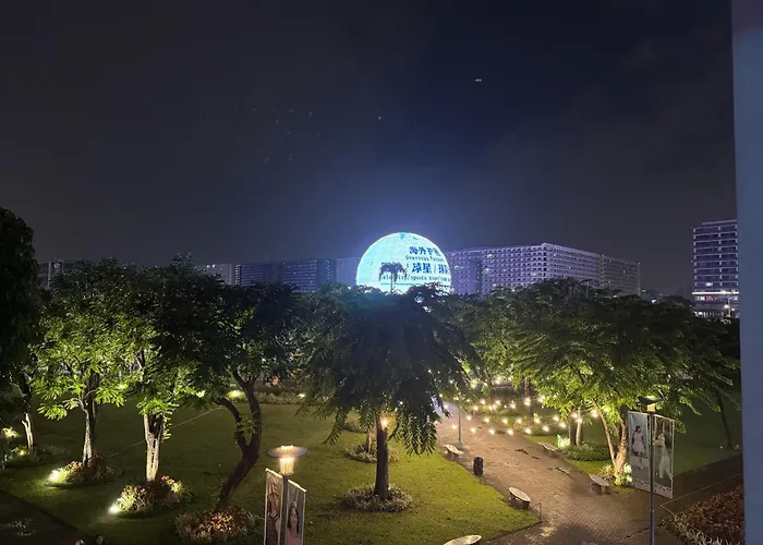 Apartment Modern Haven Staycation Near Moa - 1br At Shore3t1 -city View *